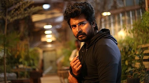 முதல் பார்வை: ஹீரோ