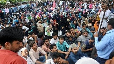 அலிகர் பல்கலைக்கழகத்தில் மாணவர்கள் நடத்திய போராட்டம் | கோப்புப் படம்.