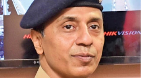 அவசர அழைப்புகள் மீது உடனடி நடவடிக்கை எடுப்பதில் வாரந்தோறும் அதிக மதிப்பெண் பெற்று கோவை சிறப்பிடம்: கோவை மாநகர காவல் ஆணையர் சுமித்சரண் பெருமிதம்