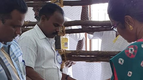 தேர்தல் சுவாரஸ்யம்: திண்டுக்கல்லில் ஒன்றிய கவுன்சிலர் பதவிக்கு சுயேட்சையாக நின்று வென்ற அதிமுக அதிருப்தி வேட்பாளர்