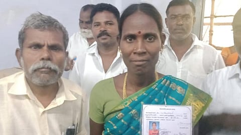 ஒன்றிய கவுன்சிலர் பதவிக்கு போட்டியிட்டு வெற்றி பெற்ற திமுக வேட்பாளர் பரமேஸ்வரி