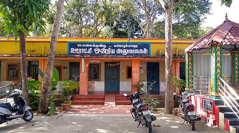தேனி மாவட்டம் க.மயிலாடும்பாறை தலைவர் பதவிக்கு பேரம்: சமபலத்துடன் இருப்பதால் பிரதிநிதிகளைக் கவர கட்சிகள் தூண்டில்
