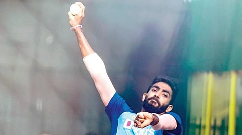 பார்சபரா மைதானத்தில் இன்று இரவு இந்தியா - இலங்கை டி 20-ல் மோதல்: ஷிகர் தவண், ஜஸ்பிரித் பும்ரா மீது எதிர்பார்ப்பு