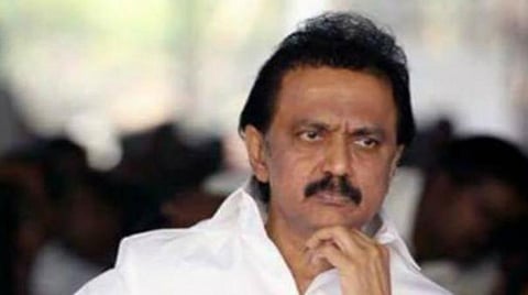 ‘‘கோலம் போடுவதன் மூலம் குப்பைகள் கொட்டுவதை தடுக்க முடியும்; குமாரவேலுவின் முயற்சி’’ - ஸ்டாலின் பாராட்டு