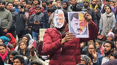 ஜேஎன்யு தாக்குதல்: மத்திய அரசு, டெல்லி போலீஸ் அலட்சியம் காட்டியதாக உச்ச நீதிமன்றத்தில் வழக்கு