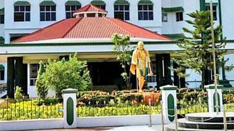 முதுகுளத்தூர் 8-வது வார்டு திமுக கவுன்சிலர் எங்கே?- நாளைக்குள் ஆஜர்படுத்துக: உயர் நீதிமன்ற மதுரை கிளை உத்தரவு