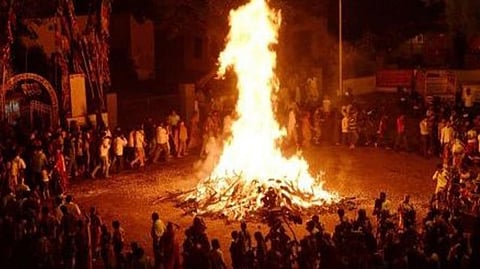 போகி பண்டிகையின்போது பிளாஸ்டிக், டயர்களை எரித்தால் கடும் நடவடிக்கை: அமைச்சர் கே.சி.கருப்பணன் எச்சரிக்கை