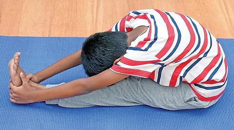 உடலினை உறுதி செய்-10: முழங்கால் வலி போக்கும் ஆசனம்!