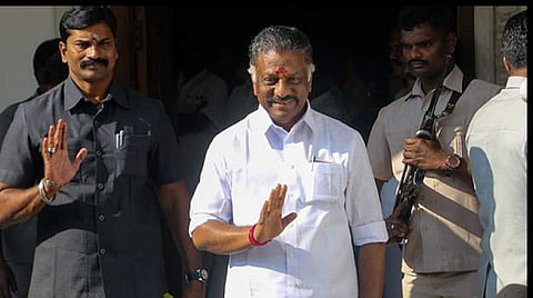 துணை முதல்வர் ஓ.பன்னீர்செல்வத்துக்கு வழங்கப்பட்ட கமாண்டோ படை பாதுகாப்பு திடீர் நீக்கம்?