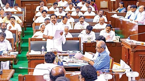 மேயர், நகராட்சி, பேரூராட்சித் தலைவர் மறைமுகத் தேர்தல் உள்ளிட்ட 15 சட்ட மசோதாக்கள் நிறைவேற்றம்: தற்போது வழக்கத்தில் இல்லாத சட்டங்களை நீக்கவும் ஒப்புதல்