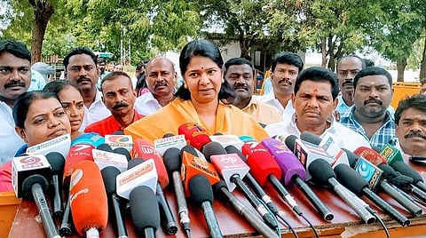 மக்கள் விரோதிகளுக்குத் தான் பாதுகாப்பு அவசியம் எங்களுக்கு அல்ல: ஸ்டாலினுக்கு 'இசட்' பாதுகாப்பு ரத்தானது குறித்து கனிமொழி கருத்து