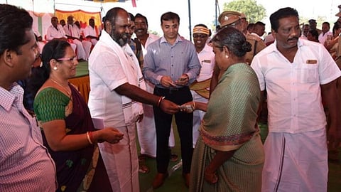 அலங்காநல்லூர் ஜல்லிக்கட்டைக் காண முதல்வருக்கு அழைப்பு: அமைச்சர் ஆர்.பி.உதயகுமார் தகவல்