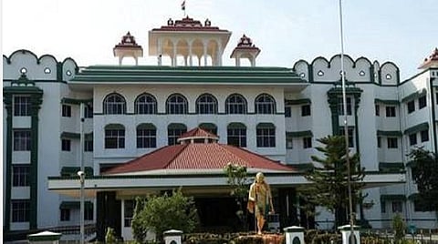 திருப்புவனம் ஊராட்சி ஒன்றிய தலைவர் தேர்தலை நடத்தக்கோரி வழக்கு: தேர்தல் ஆணையத்துக்கு உயர் நீதிமன்றம் நோட்டீஸ்