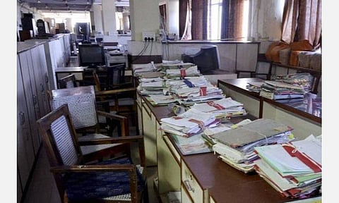 ‘இந்து தமிழ் திசை’ செய்தி எதிரொலி: மத்திய அரசு அலுவலகங்களில் இந்தி பயன்பாடு குறித்து பொங்கல் விடுமுறையில் நடக்கவிருந்த ஆய்வு தள்ளிவைப்பு- நாடாளுமன்ற ஆட்சிமொழிக் குழு அறிவிப்பு