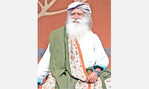 நகர்ப்புற மக்கள் கிராமங்களுக்கு சென்று பொங்கல் கொண்டாட வேண்டும்: ஈஷா யோகா மைய நிறுவனர் சத்குரு வாழ்த்து