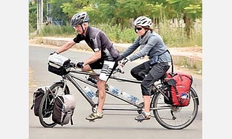 உடல் ஆரோக்கியம், சுற்றுச்சூழலை வலியுறுத்தி சைக்கிள் பயணம் செய்யும் பிரான்ஸ் ராணுவ வீரர்: தமிழகம், கேரளாவில் உள்ள சுற்றுலாத் தலங்களுக்கு செல்ல திட்டம்