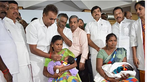 3.34 லட்சம் குழந்தைகளுக்கு சொட்டு மருந்து வழங்க ஏற்பாடு: அமைச்சர் எஸ்.பி.வேலுமணி