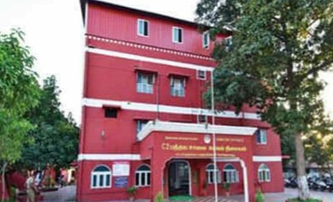 வெடிகுண்டு மிரட்டல் காவல்துறையினர் விசாரணை