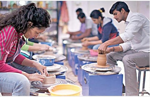 சுலபத்தவணையில் சிங்காசனம்-12: வடிவமைப்பாளர் ஆகலாம் வாங்க!