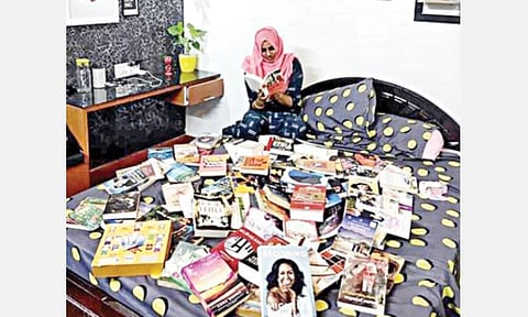 கேரளாவில் மணப்பெண்ணின் விருப்பப்படி 100 புத்தகம் பரிசாக கொடுத்து மணம் செய்த இளைஞர்