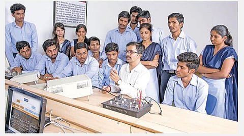 உயர்கல்விக்கு திறவுகோல்-13: சர்வதேச அங்கீகாரம் பெற்ற பொறியியல் படிப்பு