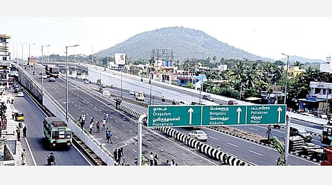 முதல்வர் பழனிசாமி நேற்று காணொலி காட்சி மூலம் திறந்துவைத்த வண்டலூர்-மீஞ்சூர் வெளிவட்டசாலை மேம்பாலம்.படம்: எம்.முத்துகணேஷ்