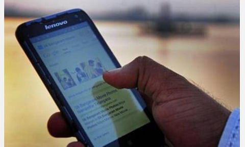 அரசுத் துறையில் சேர விரும்புவோர் பயிற்சிபெற உதவும் செல்போன் செயலி- இளைஞர்கள் பதிவு செய்து பயன்பெற அரசு அழைப்பு