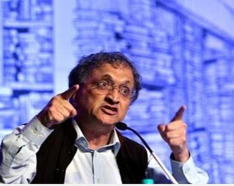 நரேந்திர மோடி தன்னை வளர்த்துக் கொள்ள மகாத்மா காந்தியின் பெயரை தவறாகப் பயன்படுத்தினார்: ராமச்சந்திர குஹா தாக்கு