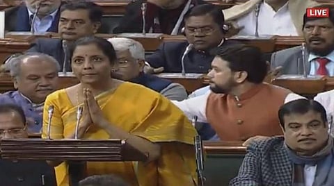 நாடாளுமன்றத்தில் பட்ஜெட்டைத் தாக்கல் செய்த நிதியமைச்சர் நிர்மலா சீதாராமன் : படம் உதவி | ஏஎன்ஐ.