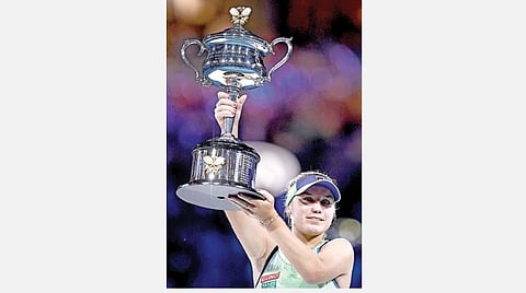 ஆஸ்திரேலிய ஓபனில் சாம்பியன் பட்டம் வென்றார் சோபியா கெனின்: ஆடவர் பிரிவில் ஜோகோவிச் - டொமினிக் தீம் இன்று பலப்பரீட்சை