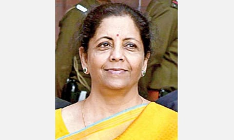 எல்ஐசியின் பங்குகள் விற்கப்படுவதால் 30 கோடி எல்ஐசி பாலிசிதாரர்களின் உத்தரவாதத்துக்கு எந்த பாதிப்பும் வராது: நிதியமைச்சர் நிர்மலா சீதாராமன் நம்பிக்கை