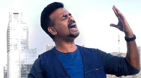 திருவாரூர் இளைஞரின் சர்வதேச சாதனை: புகழ்பெற்ற சங்கத் தமிழ்ப் பாடல்களுக்கு சிம்பொனி இசை!