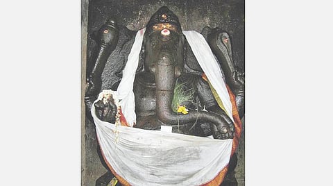 விநாயகருக்கு வாழைப்பழமும்... 360 நாள் நிர்வாகமும்!