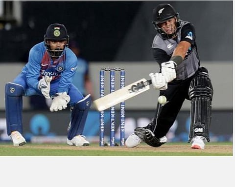 ஸ்வீப் ஷாட்டில் இந்திய ஸ்பின்னர்களைக் காலி செய்த நியூஸி: மகா விரட்டலின் சூட்சுமம்