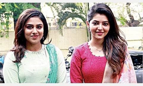 இந்துஜாவுடன் அதுல்யா ரவி