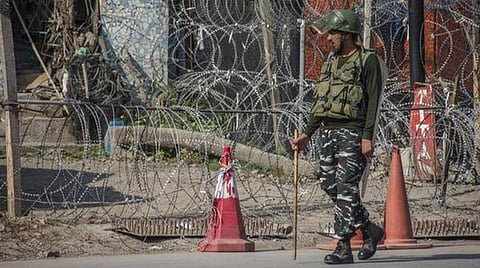 காஷ்மீரின் 2 மாவட்டங்களில் 125 பதுங்கு குழிகள் கட்ட ரூ.25 கோடி ஒதுக்கியது அரசு