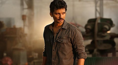 திரை விமர்சனம்: சீறு