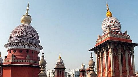 சட்டவிரோத குடிநீர் நிறுவனங்கள் மீது நடவடிக்கை எடுக்காத மாவட்ட ஆட்சியர்களுக்கு ரூ.1 லட்சம் அபராதம் விதிக்கப்படும்: உயர் நீதிமன்ற நீதிபதிகள் எச்சரிக்கை