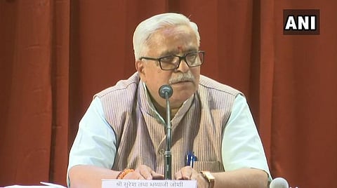 கோவா தலைநகர் பனாஜிக்கு அருகே நடைபெற்ற ஆர்எஸ்எஸின் இரண்டு நாள் மாநாட்டில் உரையாற்றும் ஆர்எஸ்எஸ் அமைப்பின் பொதுச் செயலாளர் பையாஜி ஜோஷி : படம்: ஏஎன்ஐ