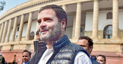 மக்களவைக் கூட்டத் தொடரில் பங்கேற்ற பின்னர் ராகுல் காந்தி வெளியே வருகிறார்.படம்: பிடிஐ