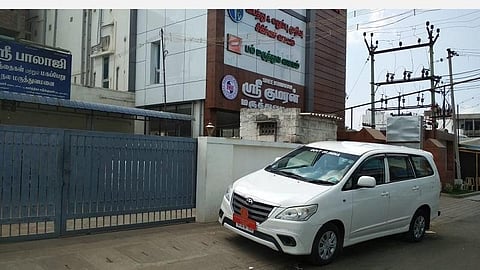 ஒட்டன்சத்திரம் தனியார் மருத்துவமனைகளில் வருமானவரித் துறையினர் திடீர் சோதனை