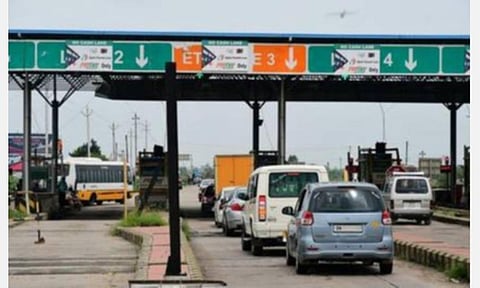 சென்னை ராஜீவ் காந்தி சாலையில் உள்ள 5 சுங்கச்சாவடிகளை அகற்ற திமுக எம்.பி கோரிக்கை: மத்திய அமைச்சர் நிதின் கட்கரியிடம் மனு