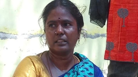 தீக்குளிக்க முயன்ற மகாலட்சுமி