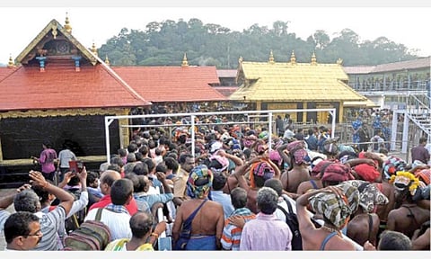 சபரிமலை ஐயப்பன் கோயில் (கோப்புப் படம்).