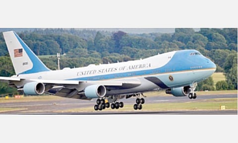 4,000 சதுர அடி பரப்பளவு; 100 பேருக்கு உணவு சமைக்கும் வசதியுடன் ட்ரம்ப் பயணத்துக்காக ‘ஏர்போர்ஸ் ஒன்’ விமானம்