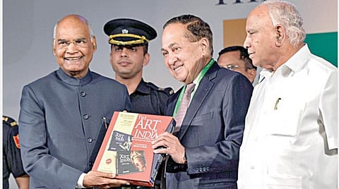 ‘தி இந்து' ஆங்கில நாளிதழ் சார்பில் 4-ம் ஆண்டு ‘தி ஹடில் -2020' நிகழ்ச்சி பெங்களூருவில் உள்ள தனியார் விடுதியில் நேற்று தொடங்கியது. இதில் குடியரசுத் தலைவர் ராம்நாத் கோவிந்த், கர்நாடக முதல்வர் எடியூரப்பா, ‘தி இந்து' குழுமத் தலைவர் என்.ராம் உள்ளிட்டோர் பங்கேற்றனர். படம்: பிடிஐ