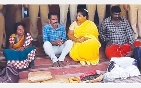 சேலத்தில் பறிமுதல் செய்யப்பட்ட, ‘போதை ஸ்டாம்ப்கள்’.