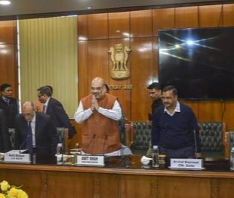 டெல்லியில் ஆயுதம் தாங்கிய 1000 போலீஸார் குவிப்பு: டெல்லி-உ.பி. எல்லை கண்காணிக்கப்படுவதாக உயர்மட்டக் குழு கூட்டத்தில் தகவல்