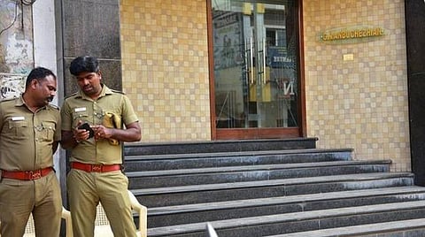 விஜய், அன்புச்செழியன் வீடுகளில் பறிமுதல் செய்யப்பட்ட ஆவணங்கள் அமலாக்கத் துறையிடம் ஒப்படைப்பு