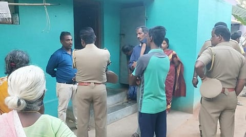 கொள்ளைச் சம்பவம் குறித்து போலீஸார் விசாரணை